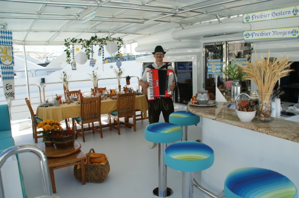 A German theme! From the 2nd Annual Perfect Setting Tabletop Challenge (2009) presented by Yacht Next at the Fort Lauderdale Boat Show. Photo credit: Suki Finnerty of YachtingToday.TV. 